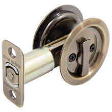 Pyöreä taskuoven lukko yksityisyyttä suojaavaan salpaan (sänky/kylpyhuone), 2-3/4" takasalpa, RCL, kiillotettu messinki, Stone Harbor Hardware