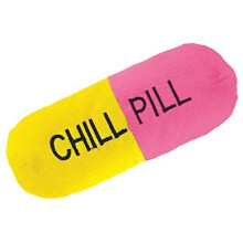 Almofada Chill Pill Rockin Gear 11" x 4" Macia e Plush Infantil e de Novidade (Rosa e Amarelo)