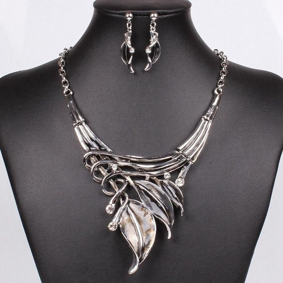 (grey) Classic Creative Exaggerated Leaf Necklace Earrings Set For Women