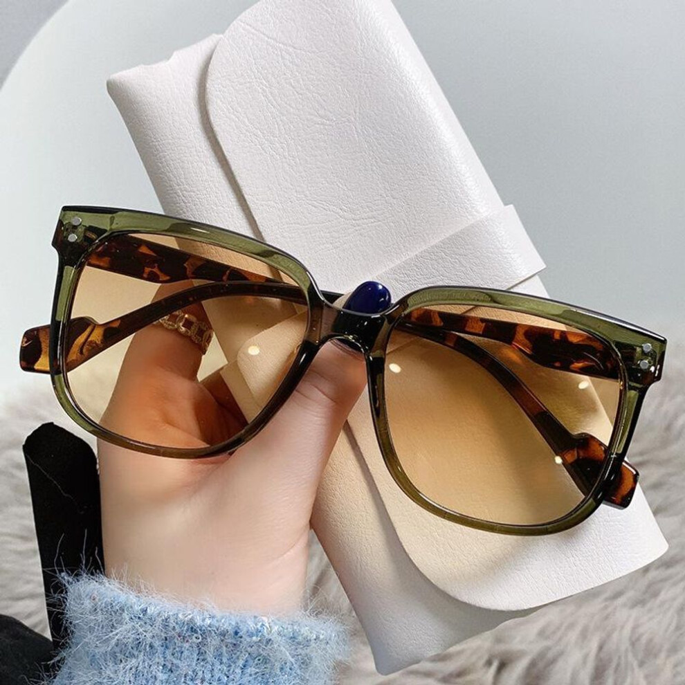 (light green,brown) Vintage Square Sunglasses Women Designer Luxury Sun Glasses for Men Classic UV400 Outdoor Ladies Eyeglasses