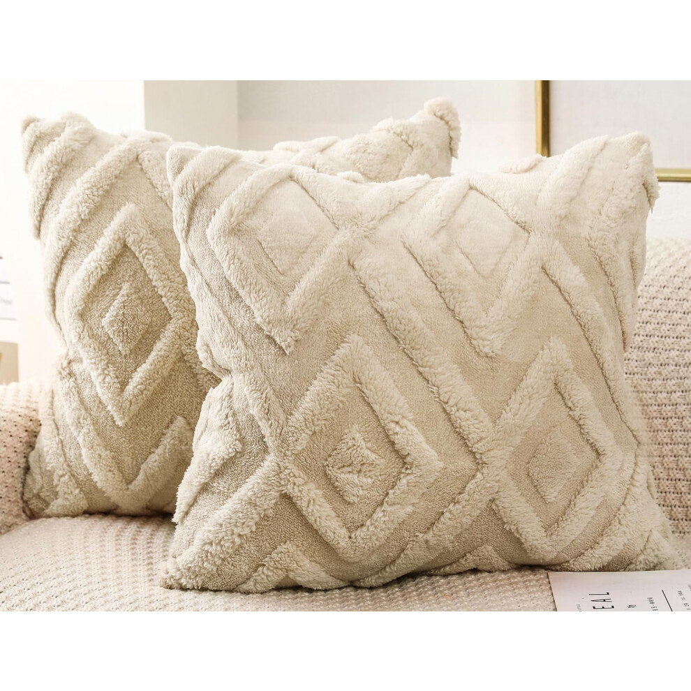 DRNOU Lot de 2 housses de coussin en fausse fourrure beige 24x24 Motif     carreaux doux Housse de coussin d   corative Boho Housse de coussin pour c
