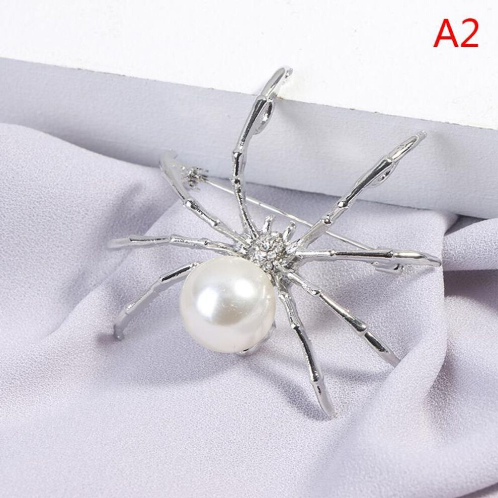 (white) 1pc Spider Brooch Female Corsage Gifts Men Accessories Fashion Jewelry