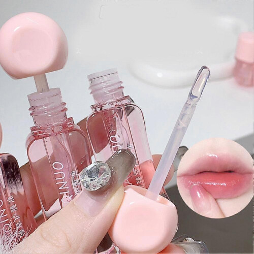 Lip protector set moisturizes, reduces lip lines and prevents dryness 2