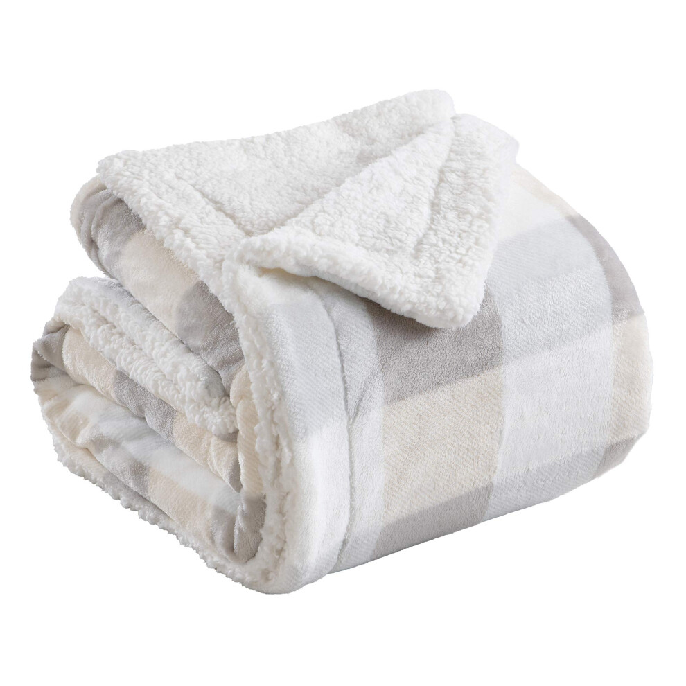 Plaid    pais en polaire sherpa et velours pour lit ou fauteuil. Chaud, r   versible et doux. Collection Kinsley, motif     carreaux Buffalo gris.