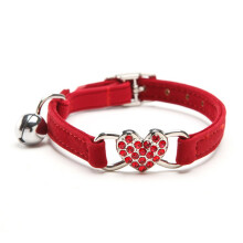 Collar para gatos con forma de coraz?n y cascabel, collar de seguridad ajustable con diamantes de imitaci?n para gatos y perros peque?os (rojo rosa)