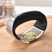 Press Mincer Ginger Crusher Peeler Squeezer Stainless Steel Garlic Presser Chopper Professional Food Prep Grade Dishwasher Safe Easy to Clean (Black &