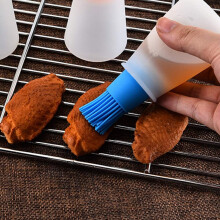 Oil Bottle with Basting Brush, Oil Bottle Brush Soft Silicone BBQ Brush Cooking and Baking Tools Heat-Resistant Kitchen Gadget for Grill Basting, Past