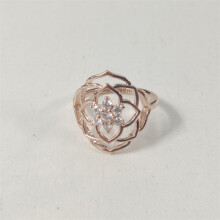 (50) Pandora rose petals statement ring ale met