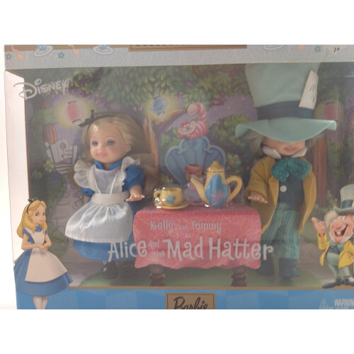 Barbie Barbie Kelly e Tommy como Alice e The Mad Hatter 2