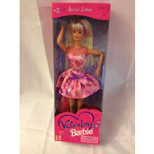 Barbie 1997 Valentine em vestido rosa com namorados