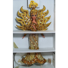 Cria      es atemporais de Deusa Barbie do Sun Bob Mackie (1995