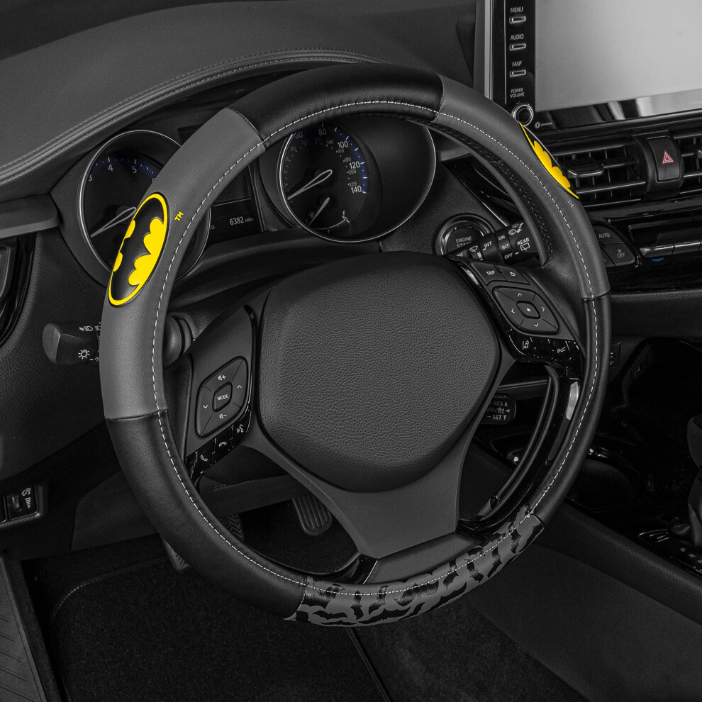 Batman Car Steering Wheel Cover - Steering Wheel Cover With Officially Licensed Warner Brothers Graphics, Great Automotive Accessory Gift Idea For Fa 826942151675