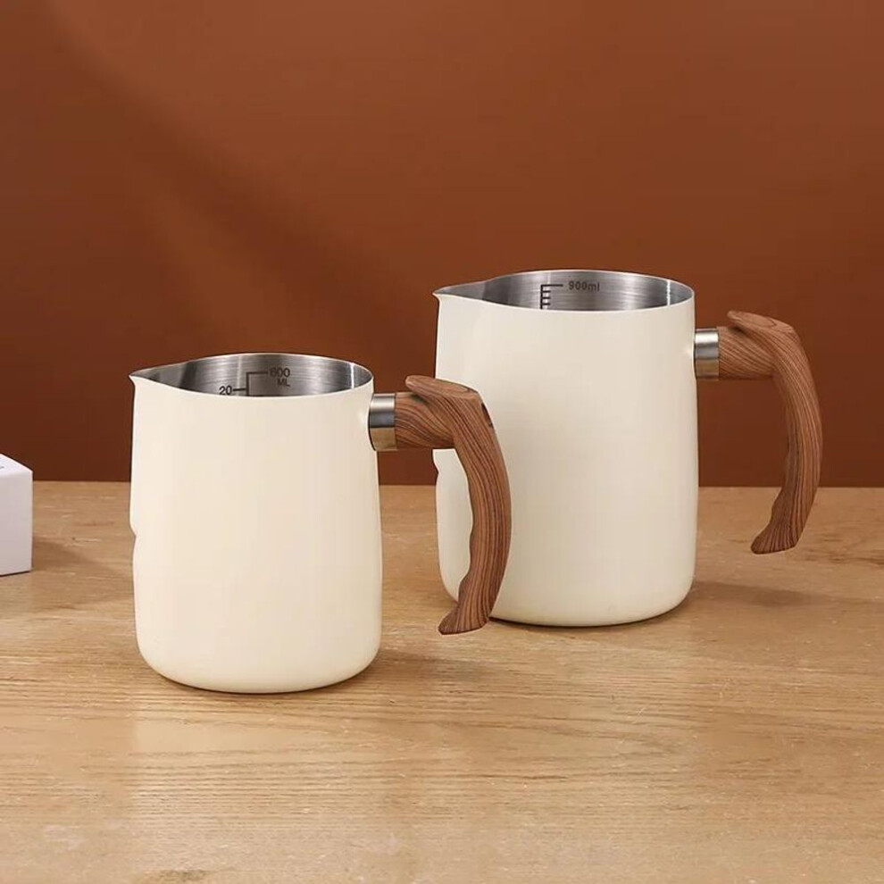 (white, 900ML) 600/900ml Milk Frothing Pitcher With Precise Scale Wooden Handle Dripless Spout Stainless Steel Latte Coffee Cup Coffeeware