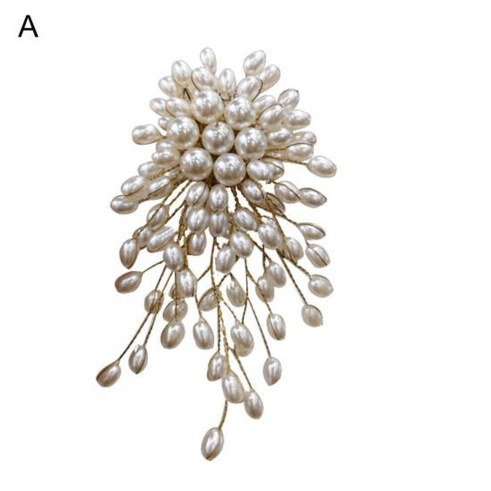 (white, A) Small Delicate Brooch Pin Beautiful Luxury Faux Pearls Decor Lapel Badge
