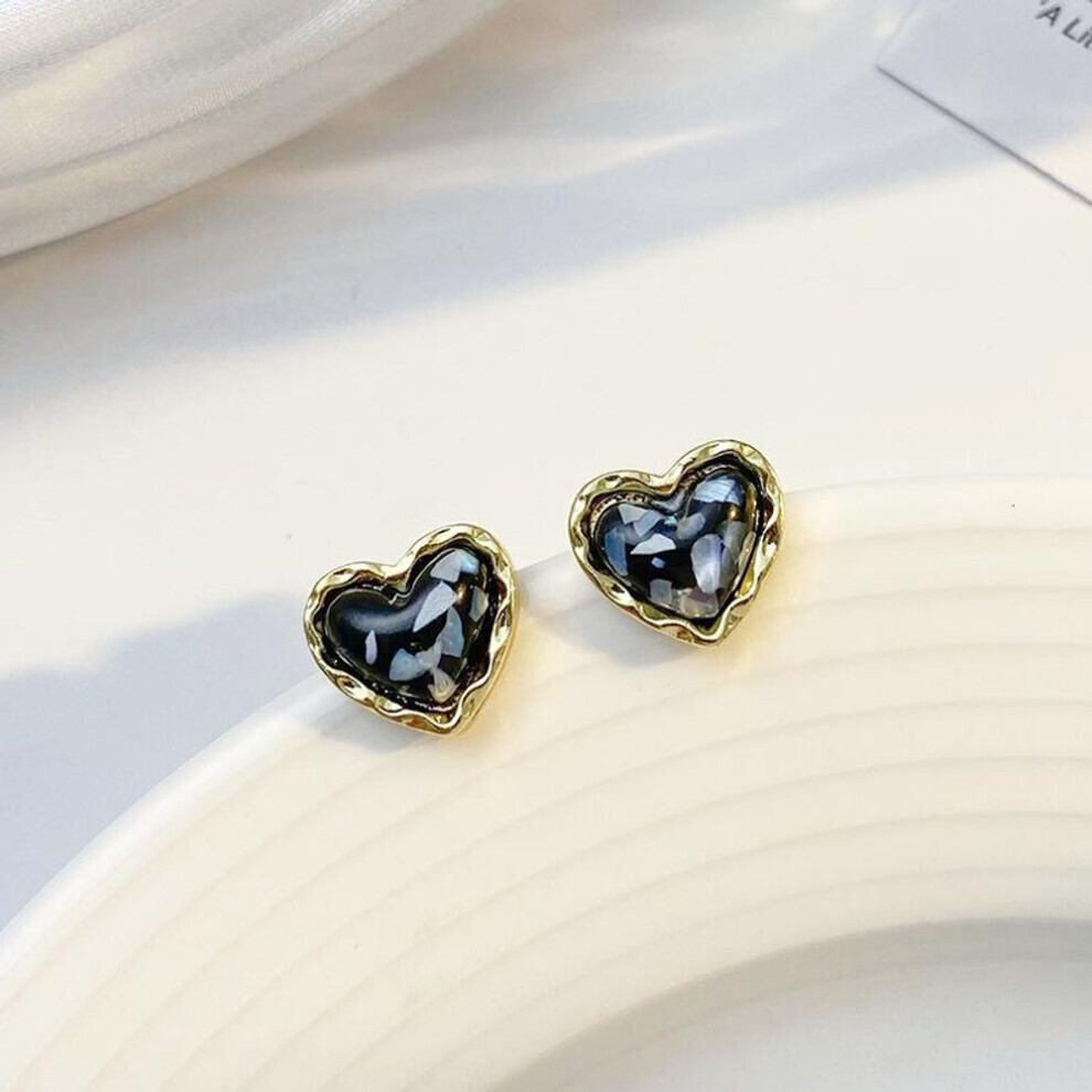 (black) Trendy Vintage Heart Earring Women Classic Black White Stud Earrings Female Fashion Earrings Female Jewelry 2022 Gift