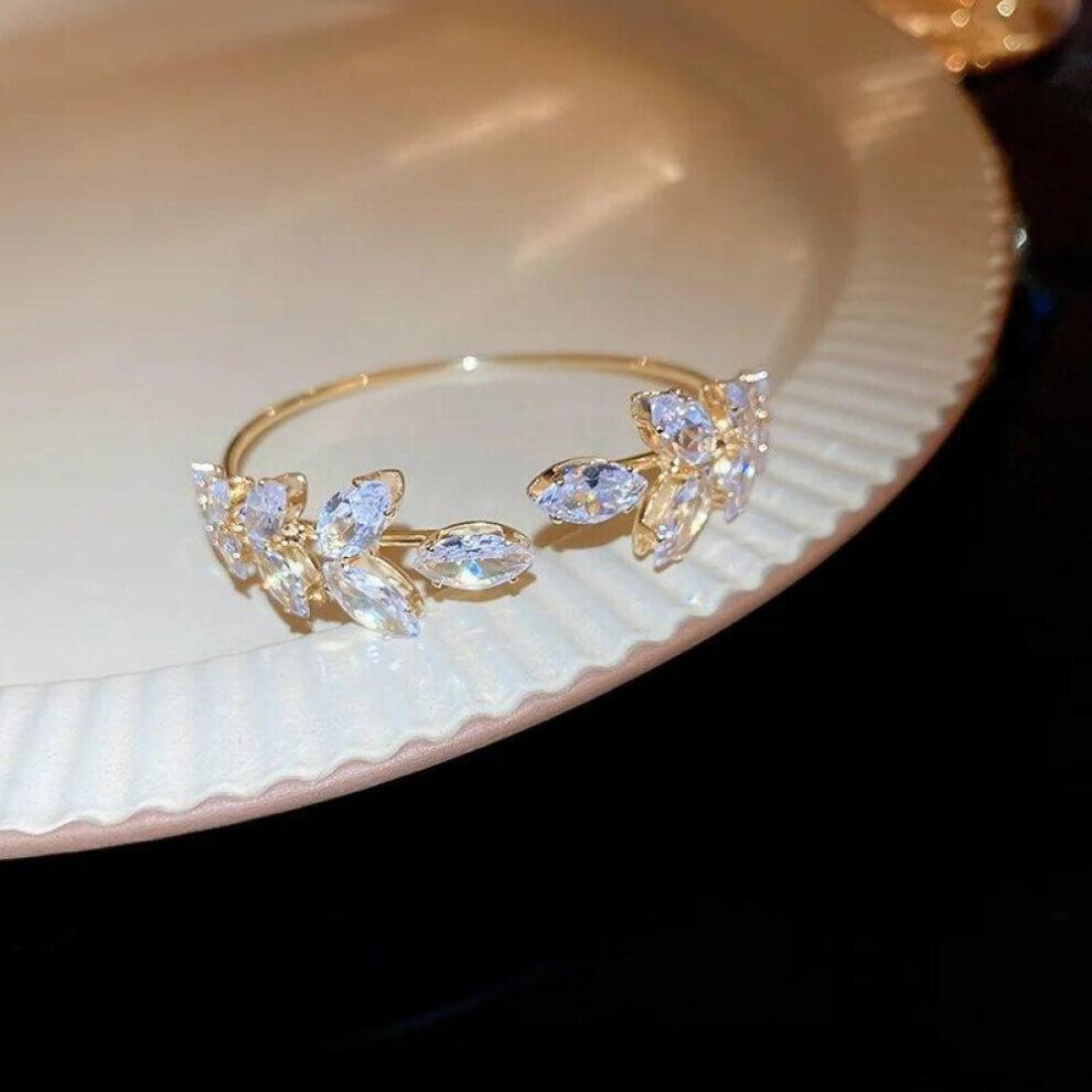 (Gold) Korean Exquisite Simple Leaf Open Bracelet Elegant Fashion Butterfly Sweet Bracelet Women Jewelry