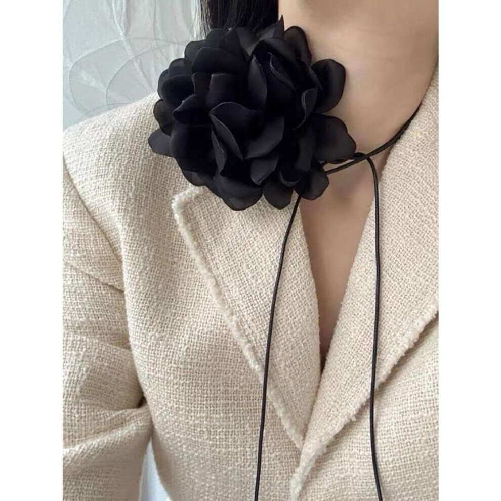 Maxpower (Black) Exaggerated Black White Romantic Flower Choker Necklace For Women Delicate Fashion Rope Chian Neck Female Collar White,Black