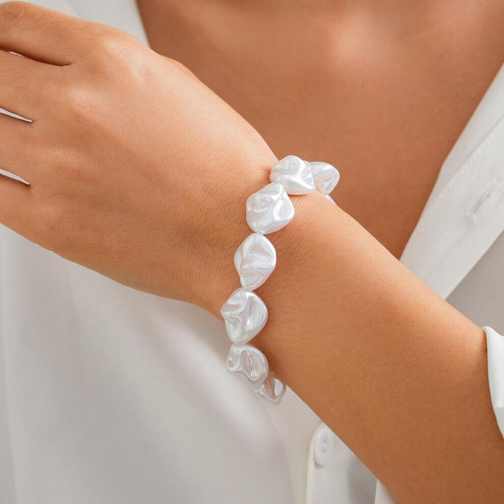 Maxpower (Gold,, Bracelet 2580) "European & American Irregular Pearl Necklace: Luxurious Metallic Clavicle Chain Set" White