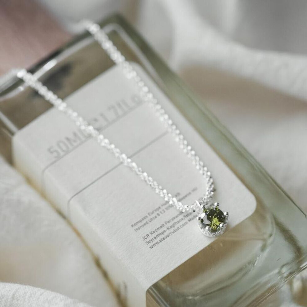 Maxpower (As The Picture) Anenjery Silver Color Pearl Crown 6 Claws Olive Green Crystal Sparkling Necklace Women's Clavicle Chain Pendant White,Green,Silver