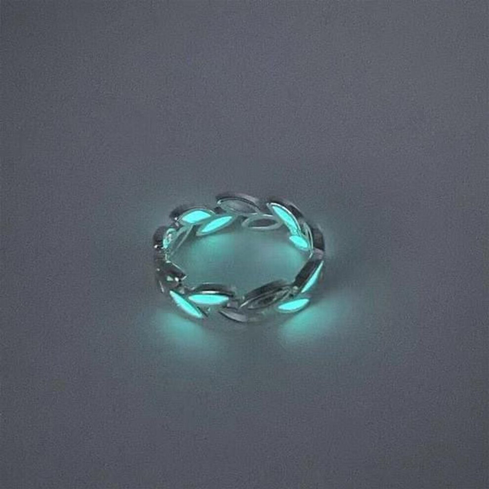 Maxpower (Green, Leaf Ring) "Glowing Star Ring: Creative Luminous Star-Shaped Accessory For Students To Shine On Instagram!"