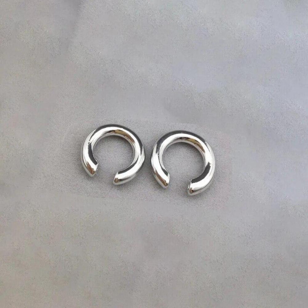 Maxpower (Silver) Unique Fake Piercing Metal Ear Clips Asymmetry Round Cartilage Ear Clip For Women Girl Fashion Ear Cuff Jewelry Gift