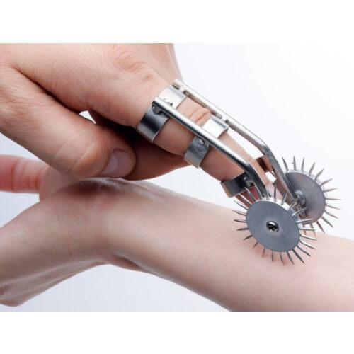 Spikes Double Finger Pinwheel 1