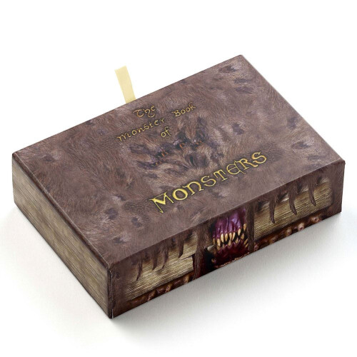 Harry Potter Harry Potter Monster Book Keyring & Badge Gift Box 1