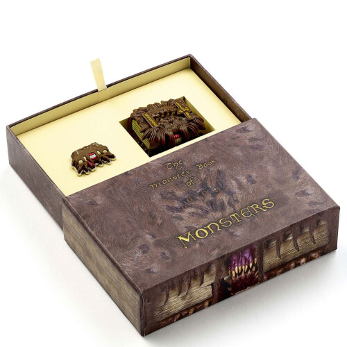 Harry Potter Harry Potter Monster Book Keyring & Badge Gift Box