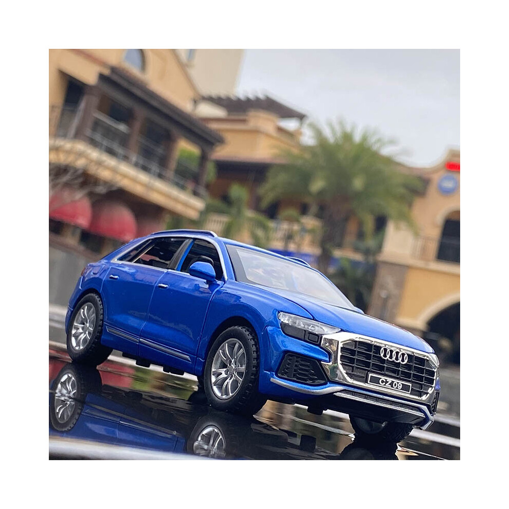 Maxpower (Blue) 1:32 Audi Q8 Suv Alloy Car Model Diecast Metal Vehicles Car Model Collection High Simulation Sound And Blue