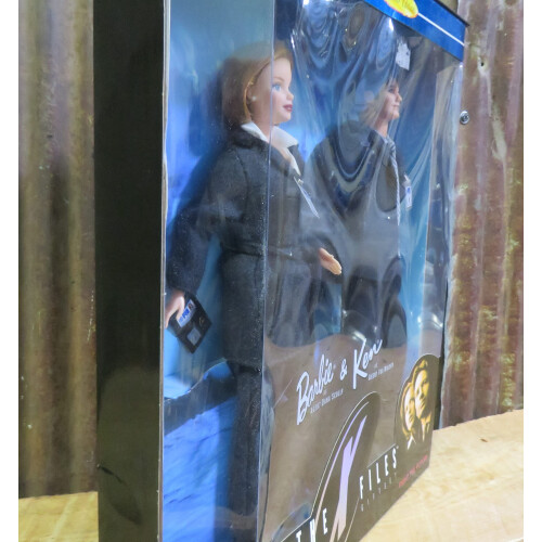 Barbie Coffret cadeau Barbie X-Files Ken 1