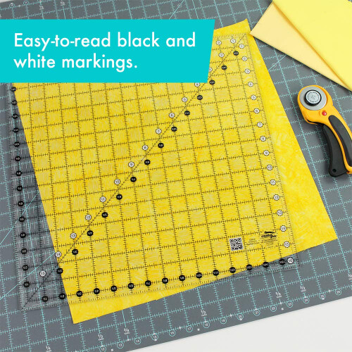 Creative Grids Quilt Lineal 16-1/2in Square - CGR16 1