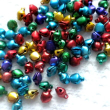 100pcs amesteca clopot colorat mic pentru x'mas ~ descoperiri de bijuterii ~
