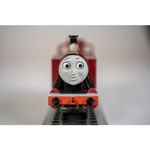 BACHMANN Thomas & Friends - Rosie with Moving Eyes - Red - HO Scale 1