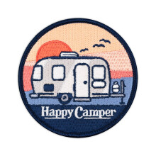 Winks For Days Happy Camper -matkailuvaunun brodeerattu silitysmerkki