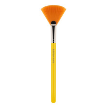 Pincel de maquiagem profissional Bdellium Tools - Studio Series 388 Spa Fan - com fibras sintticas macias para aplicao de mscaras (amarelo 1
