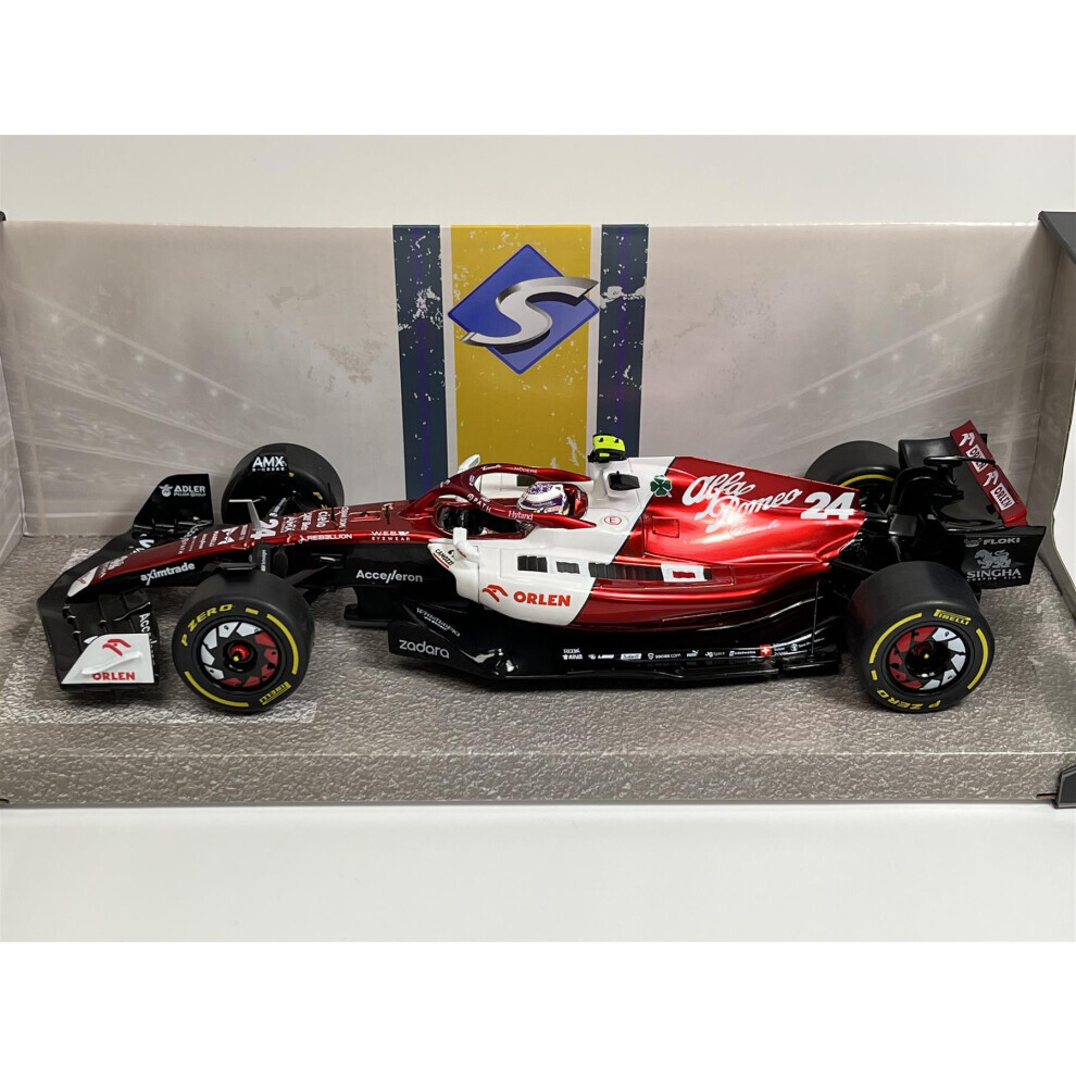 Maxpower Zhou Guanyu #24 Alfa Romeo C42 2022 Canada Gp 1:18 Scale Solido 1810202