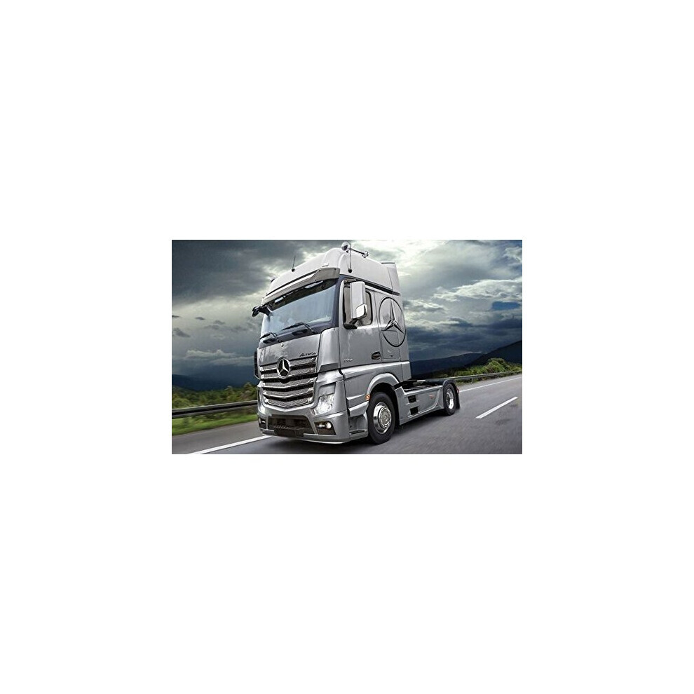 Maxpower Mercedes Benz Actros Gigaspace - Trucks & Trailers 1:24 Model - Italeri 3905