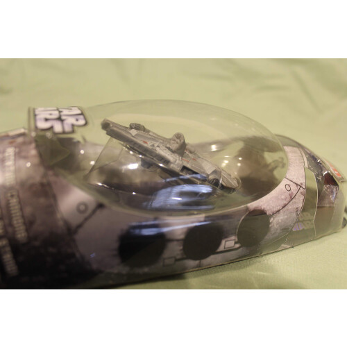Hasbro Ve   culos de 3 polegadas da s   rie de tit   nio - Battle devastado M.Falcon 2