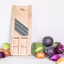 Raw Rutes - Traditioneller Kohlschneider aus Holz mit Handschutz fr fein geschnittenes Sauerkraut und Krautsalat - Erbstckqualitt - Hergestellt in