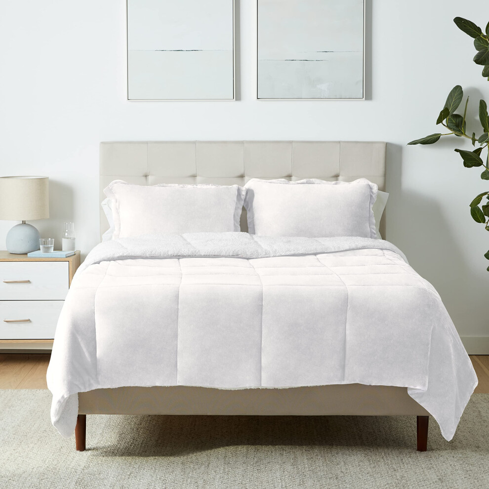 Parure de lit 3 pi   ces Amazon Basics, Micromink Sherpa, couette ultra douce et chaude toutes saisons, lit double/queen size, cr   me, uni