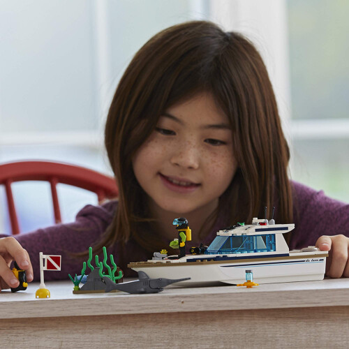 LEGO LEGO City Σκάφη Καταδύσεων Γιοτ 60221 (148 Τεμάχια) 2