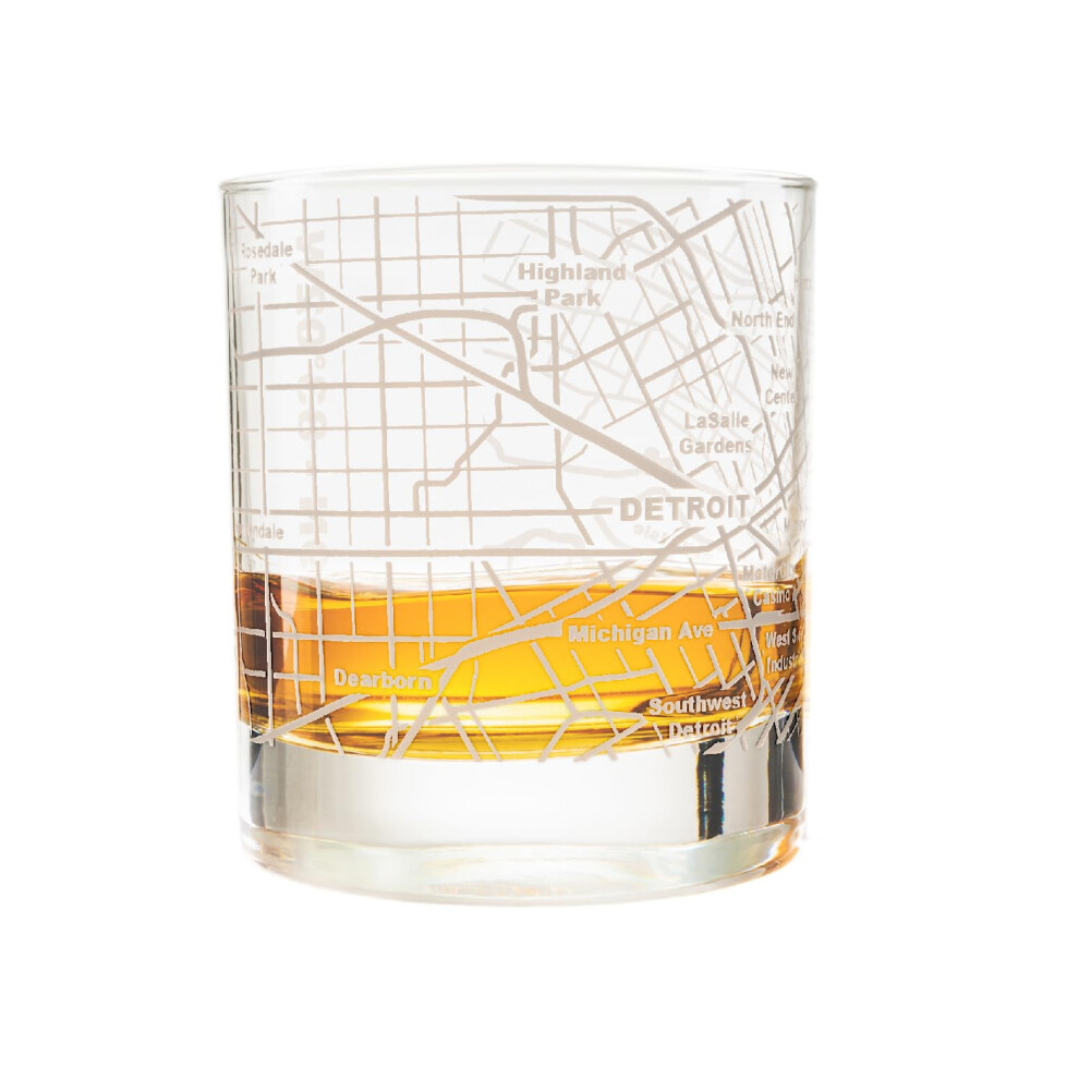 Greenline Goods 10 oz Etched Whiskey Glasses for Detroit Lovers Old Fashioned Tumblers B083G73ZH9