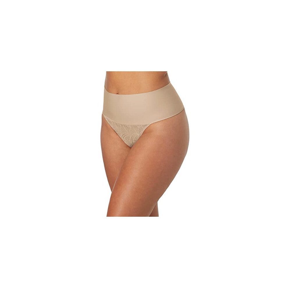 String gainant pour femmes Maidenform Tame Your Tummy avec confort frais DM00