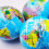Globe Squeeze bolas de 2,5 polegadas de al   vio de estresse de terra de 2,5 polegadas Bolas de estresse de espuma macia brinquedo para a escola de 3