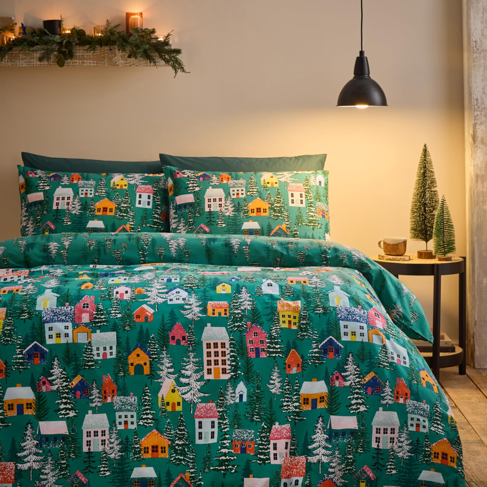 Catherine Lansfield Christmas Festive Forest Reversible King Duvet Cover Set with Pillowcases Green