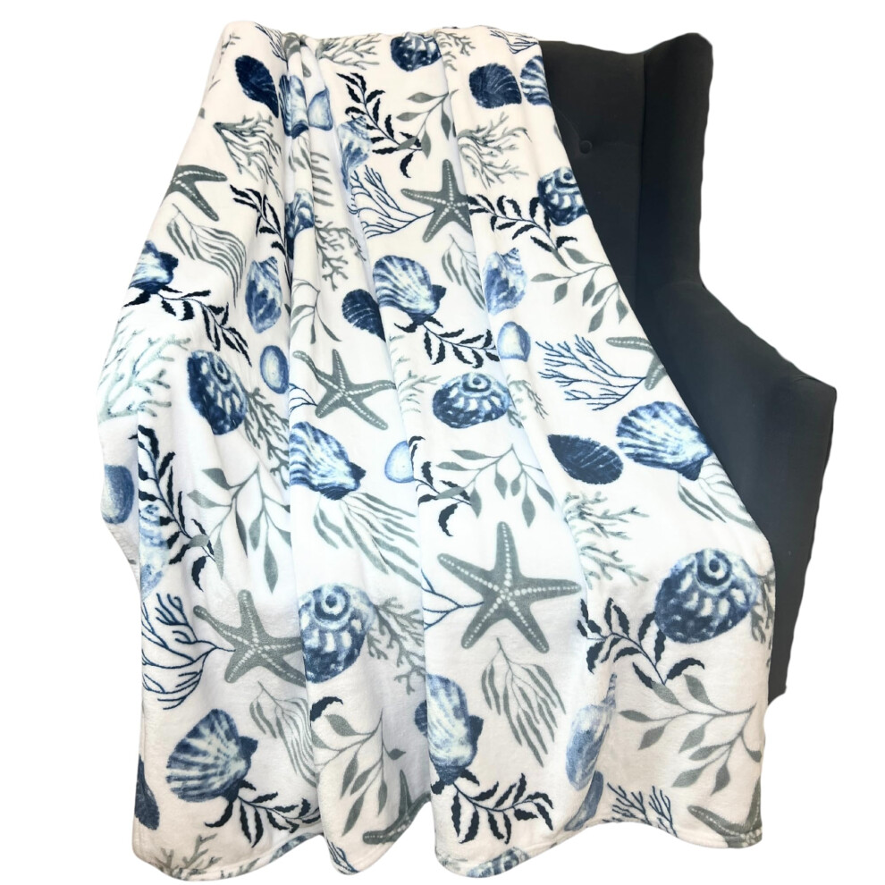 Decoratieve Woondecoratie Ocean Life Coastal Throw Blanket: Zachte Pluche Fluwelen Fleece Kalmerende Tinten Blauwgrijs Op Wit Accent Met Schelpen Co-image