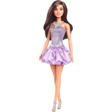 Barbie Fashionistas -nukke #234, jolla on ruskeat hiukset ja paljetein koristeltu violetti kuplamekko satiinisella hameella, hopeinen kaulakoru j