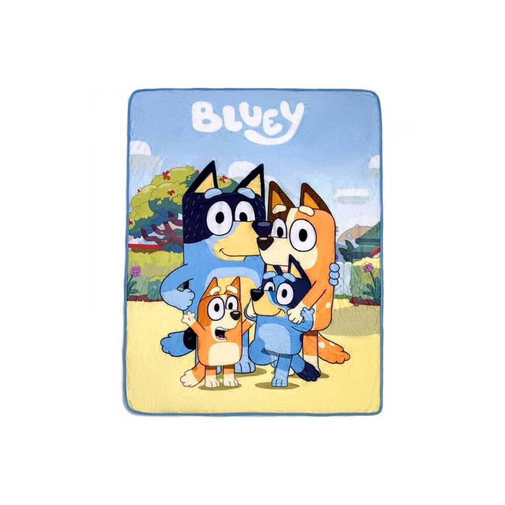 Bluey 878841 46 x 60 in. Bluey Family Photo Throw Blanket