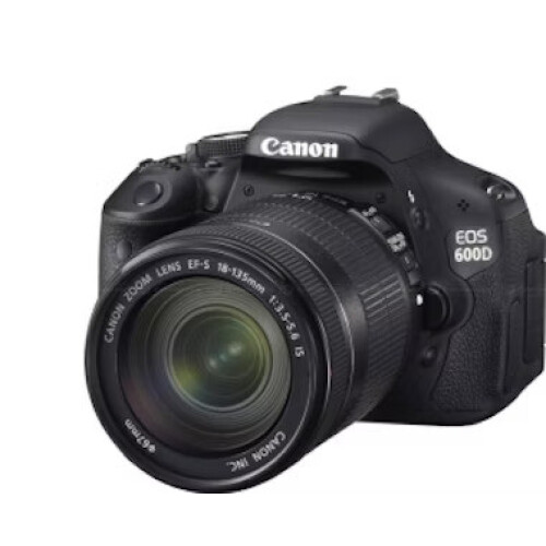 Canon Canon EOS 600D + EF-S 18-135 mm IS