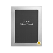 Leeds United Silver Plated Photo Frame for 7x5 Photos with Enamel Club Badge